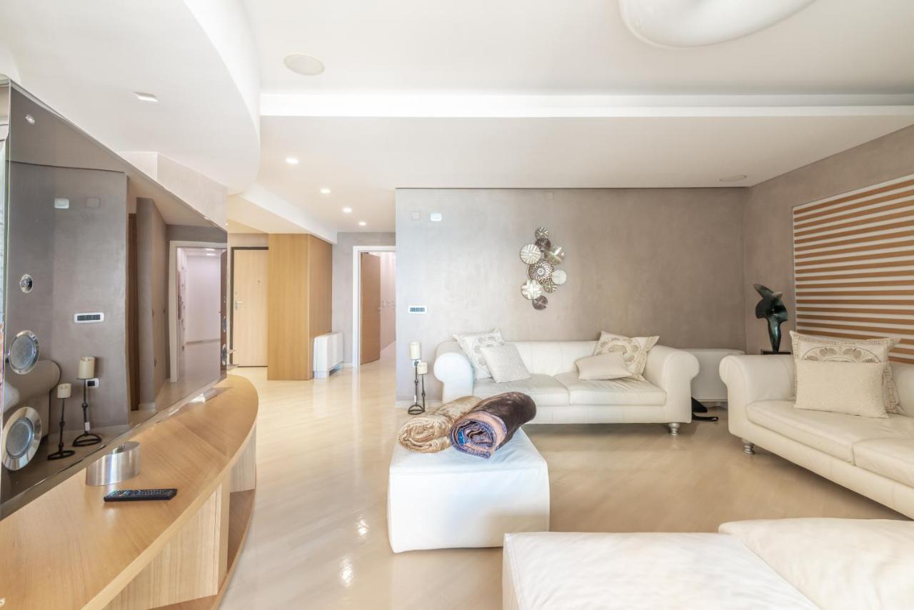 Apartment Boulevard